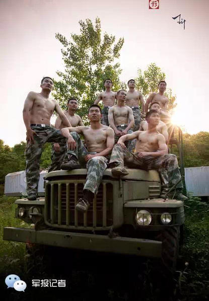 軍校學(xué)員變身“肌肉男”硬漢 軍校學(xué)員變身“肌肉男”硬漢