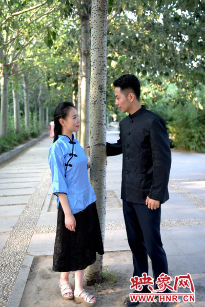 輕輕的凝視，勝卻了千言萬語。