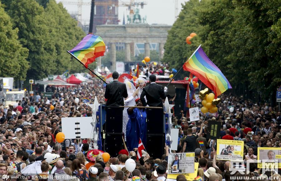 德國柏林，當(dāng)?shù)嘏e行同性戀驕傲大游行
