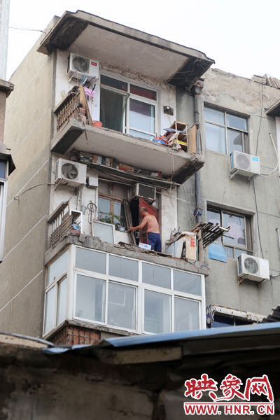 據(jù)了解，該棟房屋建造于1986年，距今已經30年。