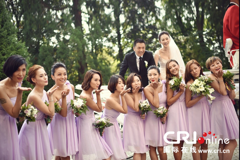 李小冉比利時(shí)辦婚禮 朱丹、鐘欣潼、應(yīng)采兒做伴娘