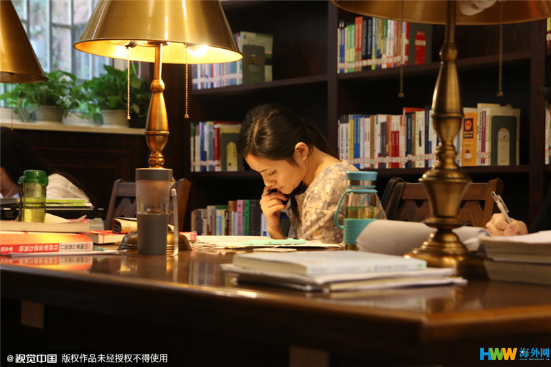 重慶大學(xué)改造翻新的“民國風(fēng)圖書館”走紅網(wǎng)絡(luò)，引得無數(shù)網(wǎng)友點(diǎn)贊