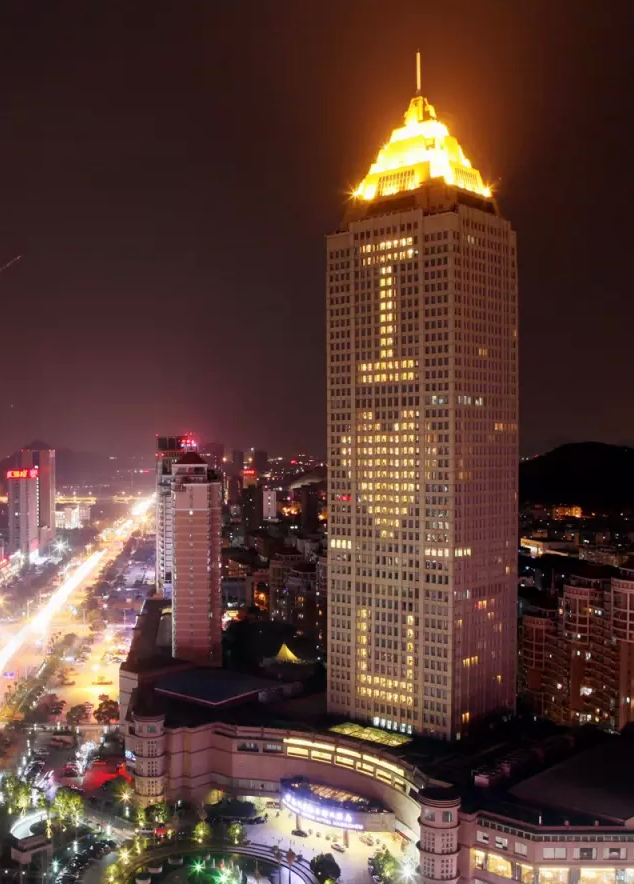 情人節(jié)最溫暖告白！84歲老人包下整樓示愛(ài)老伴