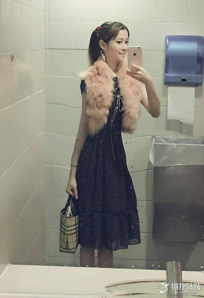 臺版蛇精媽走紅 自帶時空扭曲效果 臺版蛇精媽走紅 自帶時空扭曲效果