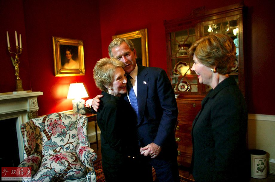 各國領導人退休后都干啥？小布什刷盤布朗教書