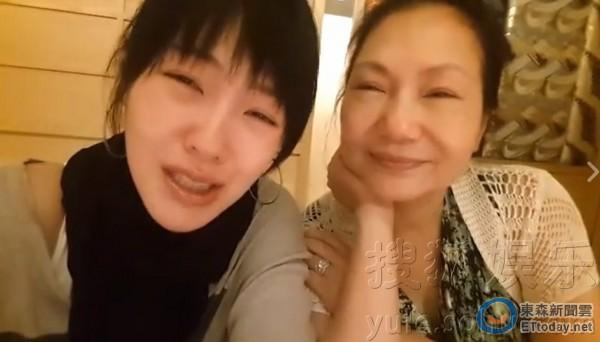 看明星花式秀母親節(jié)！甜馨上鏡鄧超祝福三個媽