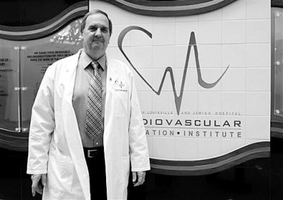 這是負(fù)責(zé)這一項(xiàng)目的生物學(xué)家斯圖爾特·威廉斯今年3月6日接受采訪時(shí)拍的照片。