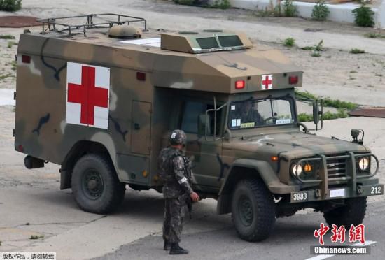 資料圖：當(dāng)?shù)貢r(shí)間2014年6月23日，韓國江原道哨所槍擊事件肇事士兵林某已被抓獲