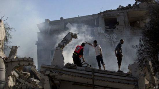 加沙地帶建筑在空襲中被毀。來(lái)源：BBC網(wǎng)站