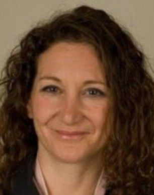 世衛(wèi)組織流感專家芒福德博士指出，H5N8病毒有可能會傳染給人。