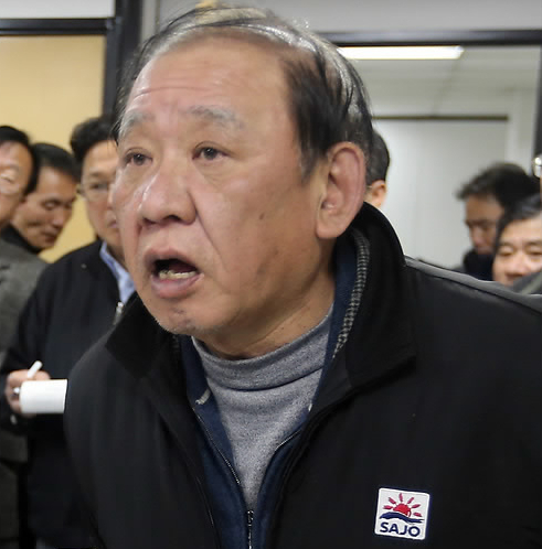 思潮產(chǎn)業(yè)的負責(zé)人向失蹤者家屬說明情況