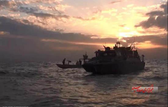圖為被伊朗俘獲美軍艦艇。