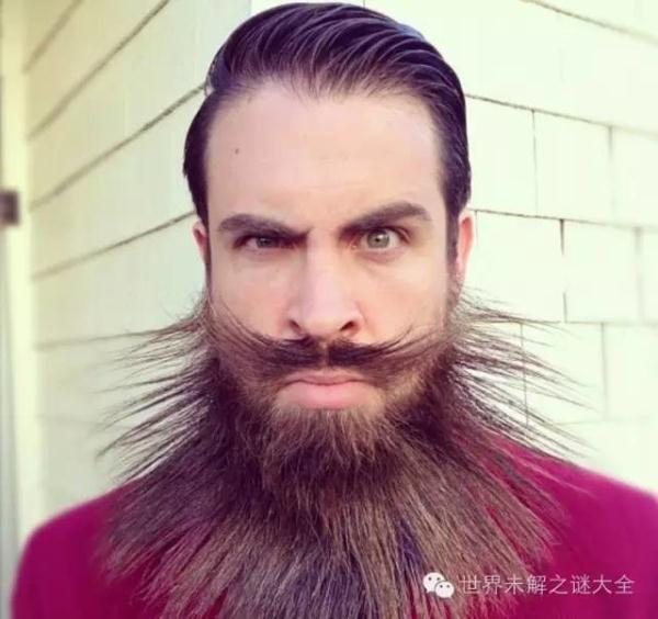 美國大叔有一把神奇的胡子:可以變成各種造型