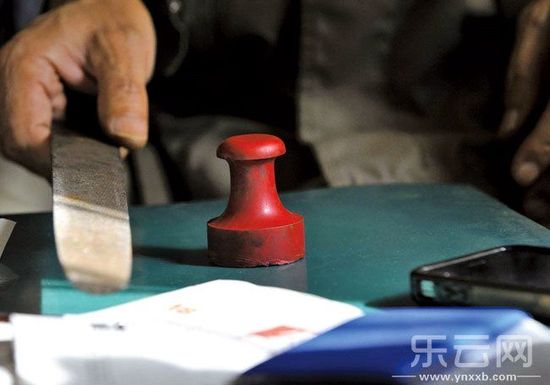 陶云江說起自己的女兒、家庭和現(xiàn)在的狀況時幾度哽咽