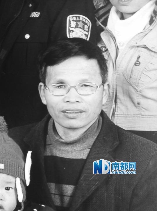 村民偷拍縣長(zhǎng)收禮18天后被捕 警方定其為黑社會(huì) 村民偷拍縣長(zhǎng)收禮18天后被捕 警方定其為黑社會(huì)