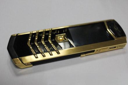 Vertu手機,資料圖 Vertu手機,資料圖