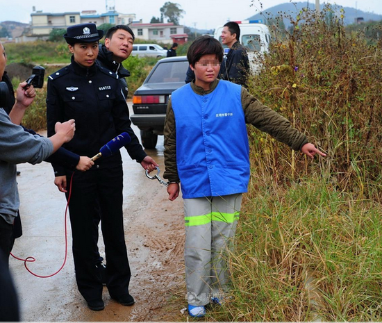 14歲女孩與25歲男友劫殺黑車司機(jī) 連捅50多刀 14歲女孩與25歲男友劫殺黑車司機(jī) 連捅50多刀