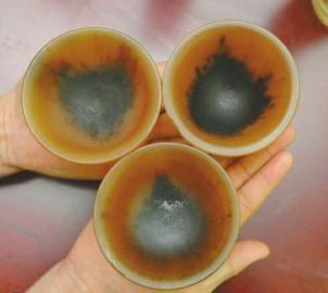 要價20萬元的犀牛角碗。