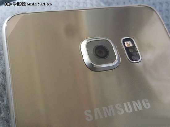 松柏綠亮了 三星S6 edge Plus真機首爆 松柏綠亮了 三星S6 edge Plus真機首爆