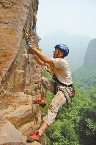 本周末，到萬仙山看“峭壁上的芭蕾”