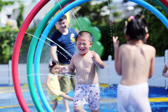 大連發(fā)現(xiàn)王國(guó)開啟“戲水狂歡”模式