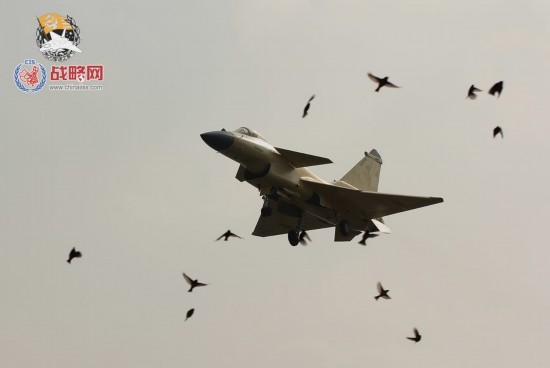 殲-10B戰(zhàn)機最美試飛照