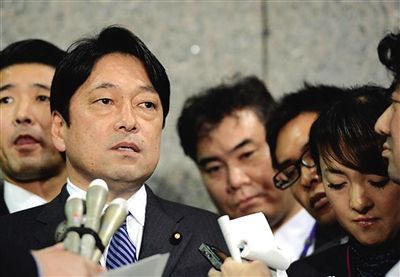 2月5日晚，日本防衛(wèi)省大臣小野寺召開(kāi)緊急記者會(huì)，公開(kāi)日本自衛(wèi)隊(duì)軍艦被中國(guó)軍艦雷達(dá)瞄準(zhǔn)的消息。據(jù)稱(chēng)，首相安倍晉三親自下達(dá)了公開(kāi)的指令。