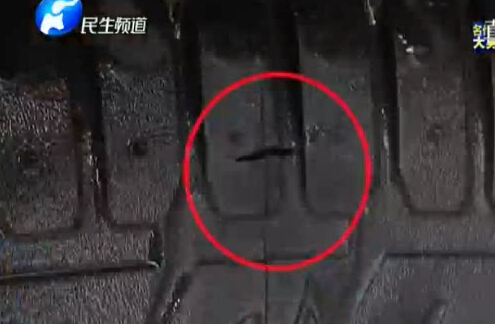 一小區(qū)被扎百個(gè)汽車(chē)輪胎