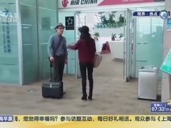 “蘋果女”大鬧機場候機廳 竟稱“國產(chǎn)手機不能上飛機”