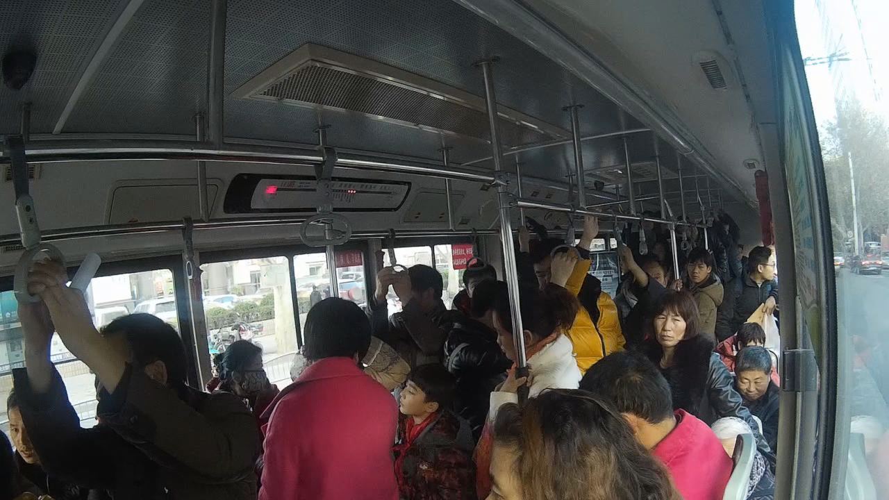 陌生人向你借手機(jī) 給嗎？