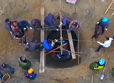 救援落井男孩細節(jié)揭露