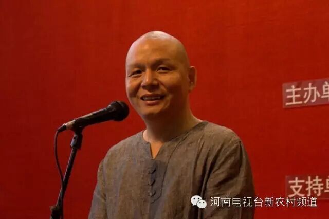 書(shū)畫(huà)家協(xié)會(huì)副主席，中國(guó)書(shū)畫(huà)家協(xié)會(huì)會(huì)員，河南省青年書(shū)法家，蘆荻