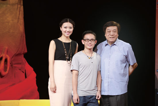 彭俊(中)亮相《中國感動(dòng)》 彭俊(中)亮相《中國感動(dòng)》