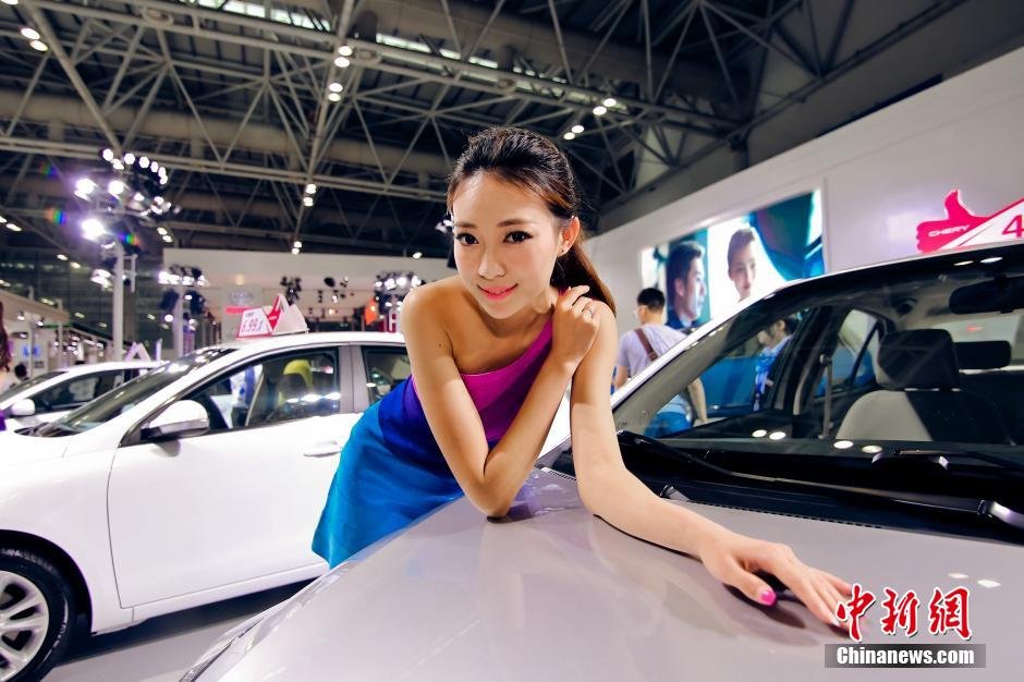 福州國際車展開幕 眾車?！盃幤娑菲G”