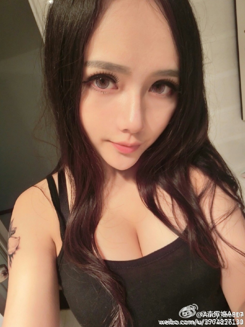 湖大21歲?；ㄇ巴购舐N無懼走光