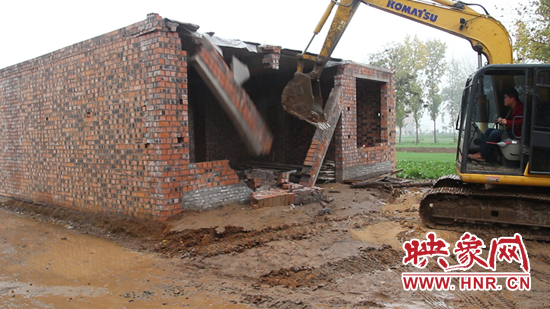 鐘樓街道集中拆除違法建設(shè) 鐘樓街道集中拆除違法建設(shè)